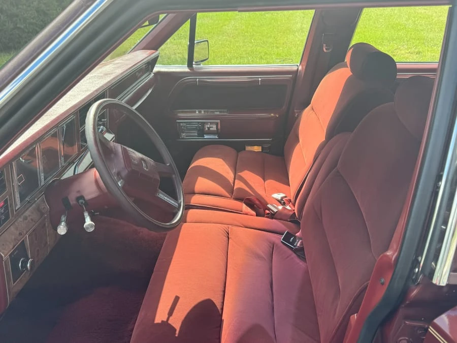 1986 Lincoln Town Car - Image 9 of 20