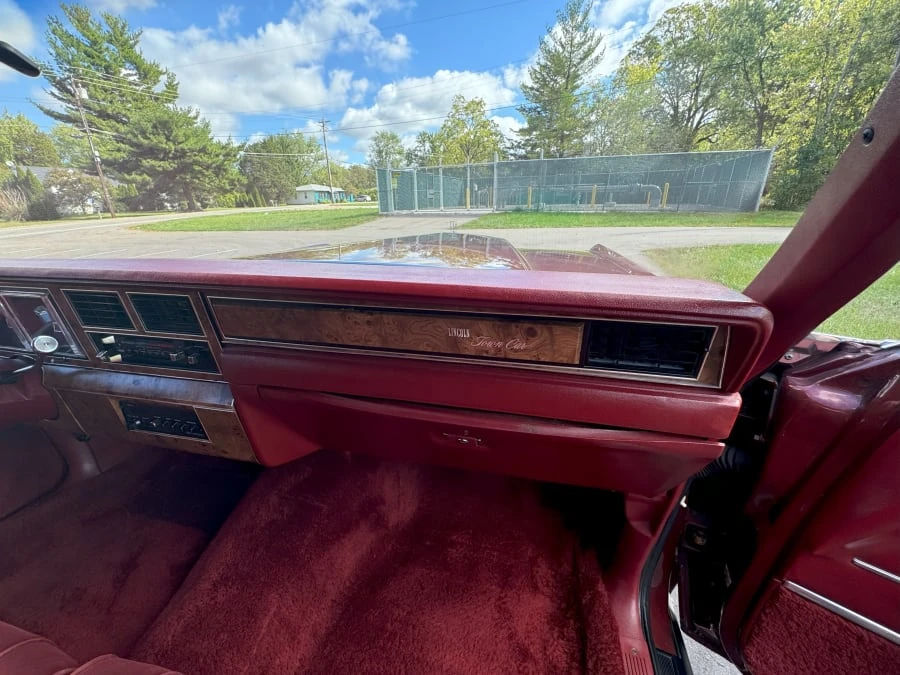 1986 Lincoln Town Car - Image 17 of 20