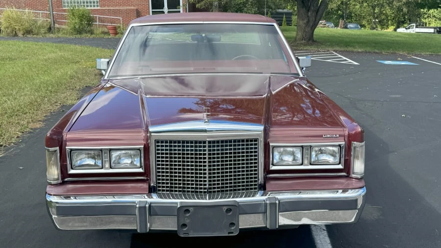 1986 Lincoln Town Car - Image 4 of 20