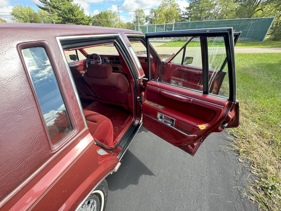 1986 Lincoln Town Car - Image 15 of 20