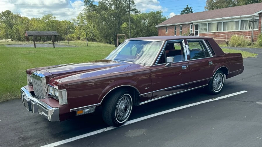 1986 Lincoln Town Car - Image 6 of 20