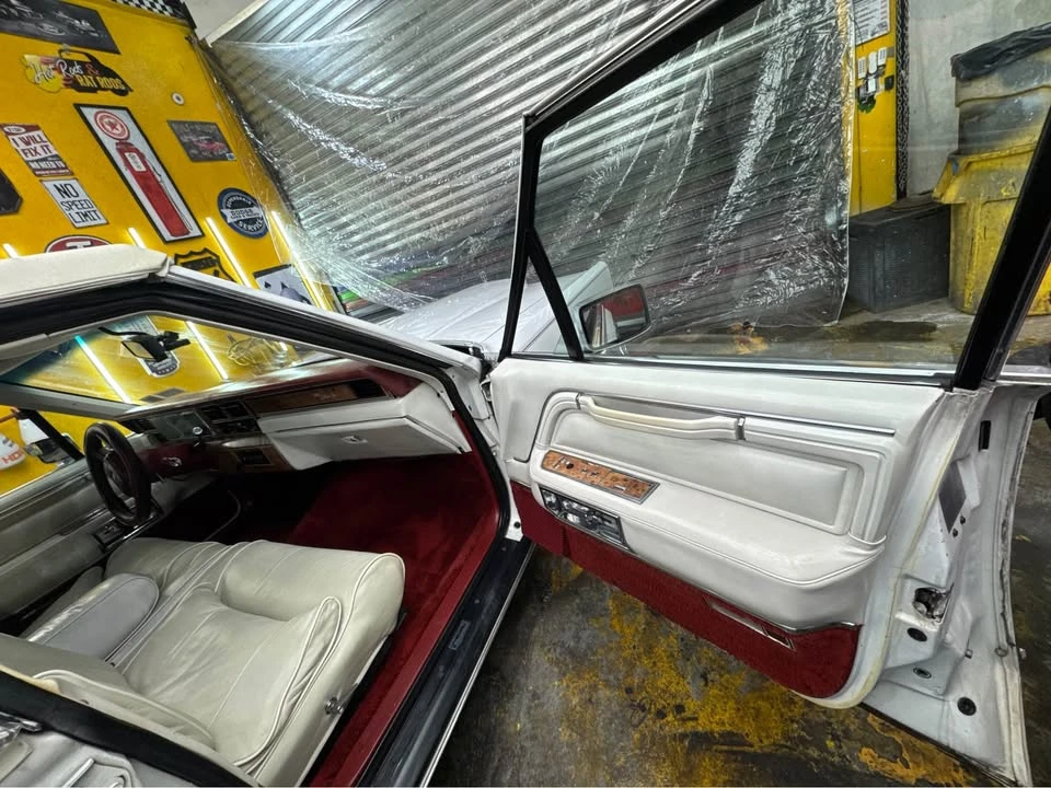 1986 Lincoln Town Car - Image 9 of 15