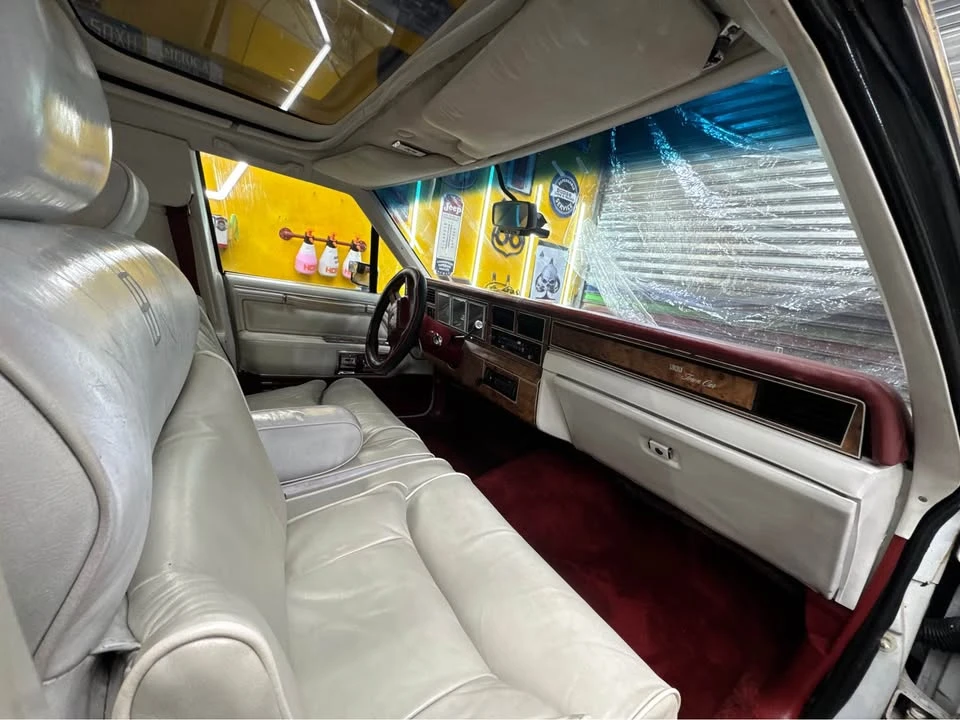 1986 Lincoln Town Car - Image 10 of 15