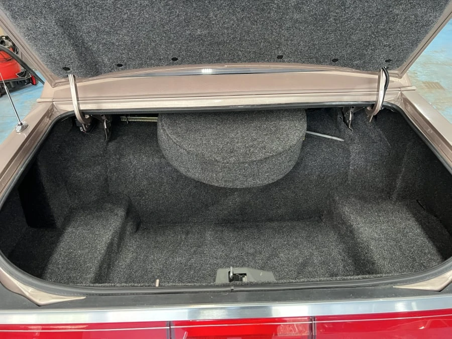 1986 Lincoln Town Car - Image 11 of 11