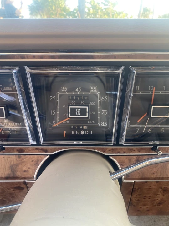 1986 Lincoln Town Car - Image 6 of 9