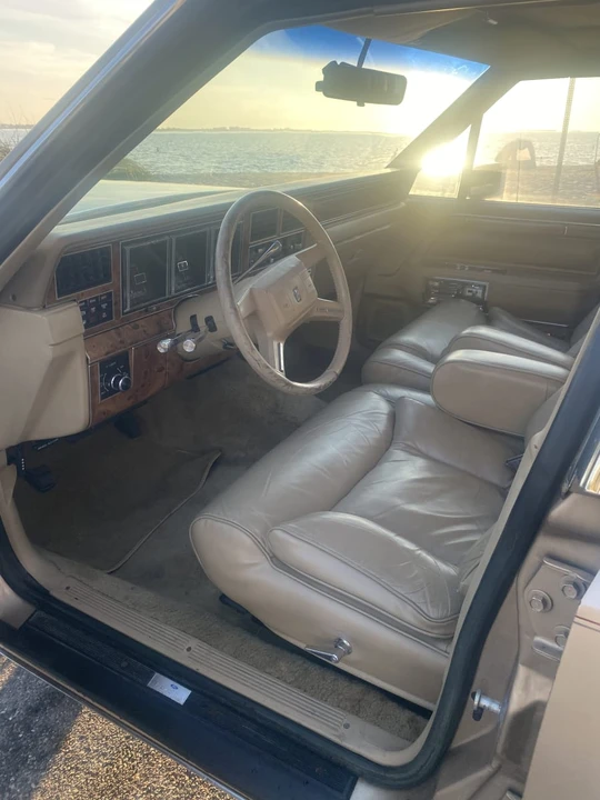 1986 Lincoln Town Car - Image 5 of 9