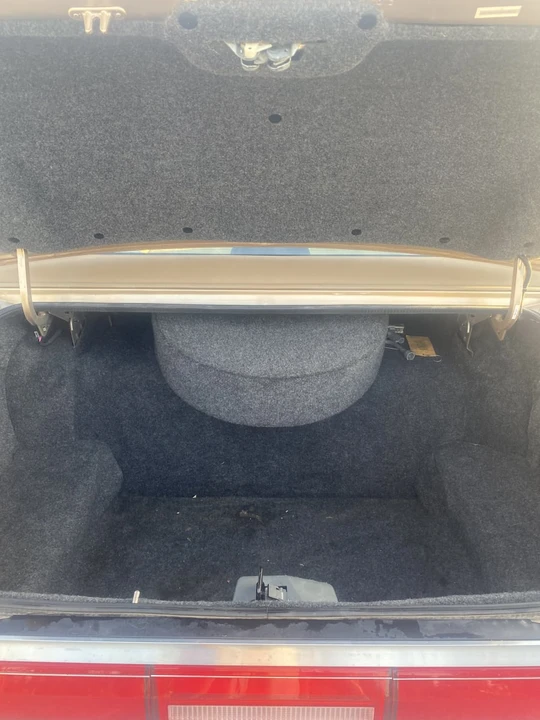 1986 Lincoln Town Car - Image 9 of 9