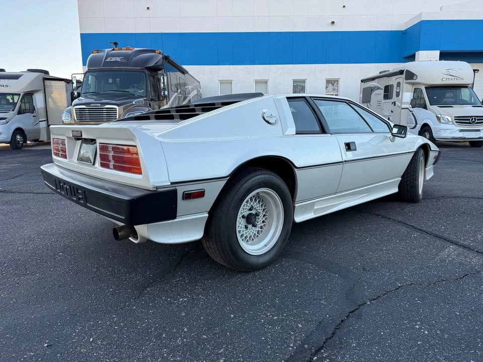 1986 Lotus Esprit Series 3 & Turbo - Image 10 of 12