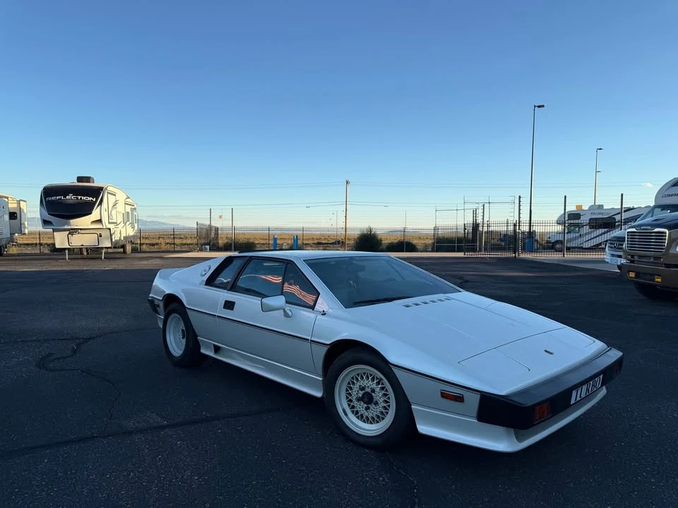1986 Lotus Esprit Series 3 & Turbo - Image 2 of 12
