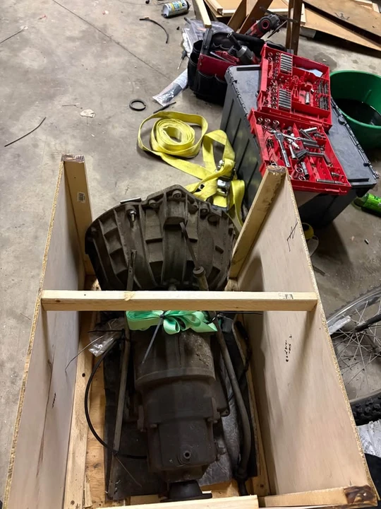 1986 Parts & Memorabilia Gearboxes - Image 2 of 4