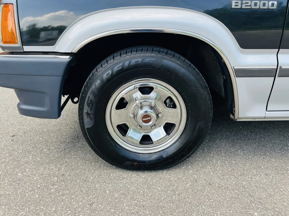 1986 Mazda B Series 4th Gen - Image 23 of 31