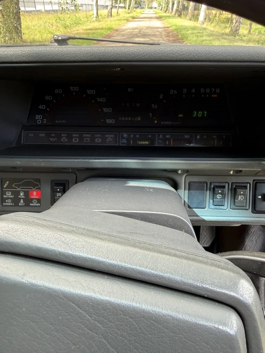 1986 Mazda HB Cosmo - Image 27 of 31