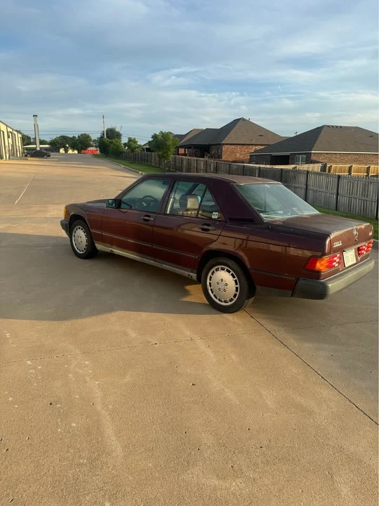 1986 Mercedes-Benz 190E - Image 7 of 17