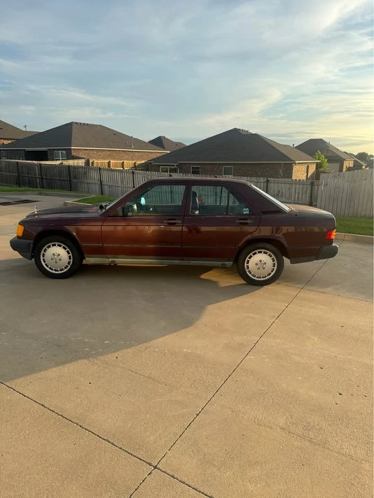 1986 Mercedes-Benz 190E - Image 8 of 17