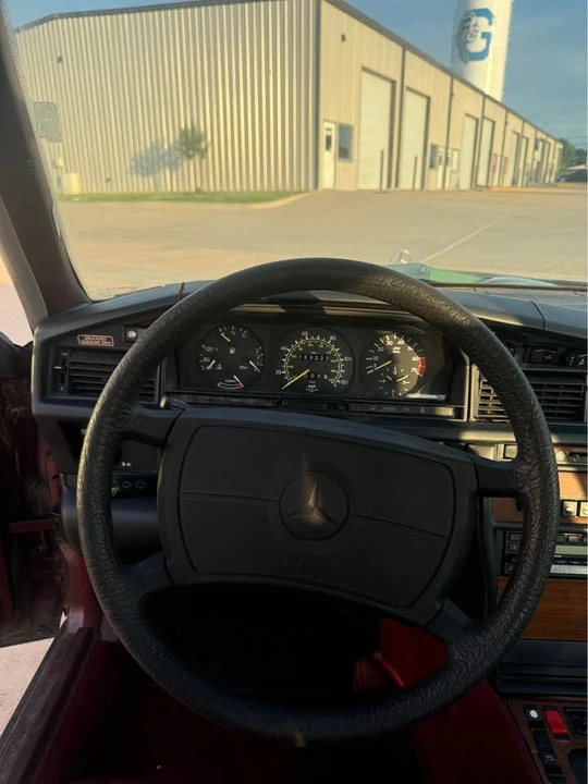 1986 Mercedes-Benz 190E - Image 11 of 17