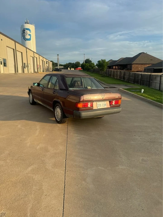 1986 Mercedes-Benz 190E - Image 6 of 17