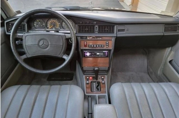 1986 Mercedes-Benz 190E - Image 16 of 21
