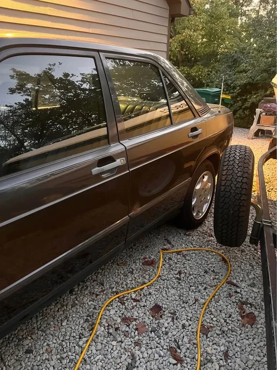 1986 Mercedes-Benz 190E - Image 9 of 14
