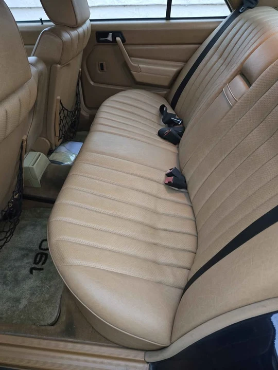 1986 Mercedes-Benz 190E - Image 7 of 12