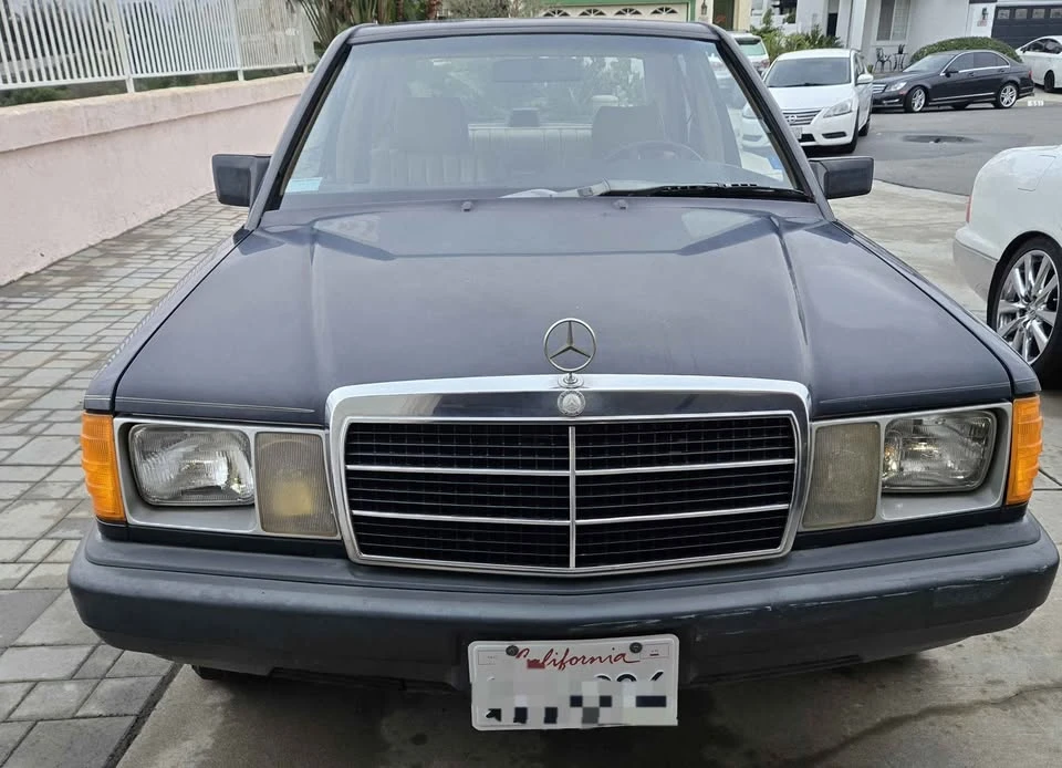 1986 Mercedes-Benz 190E - Image 3 of 12