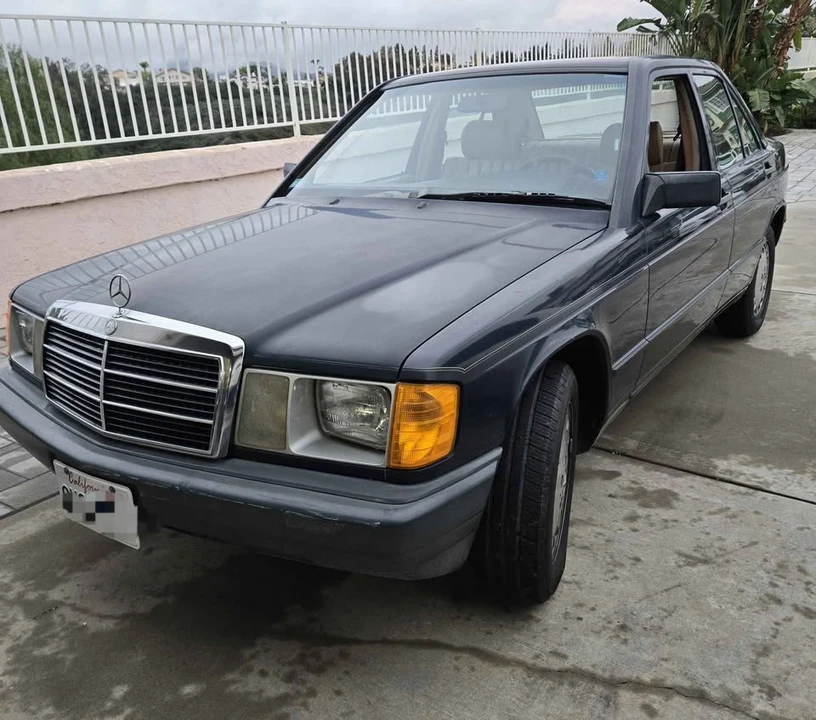 1986 Mercedes-Benz 190E - Image 2 of 12