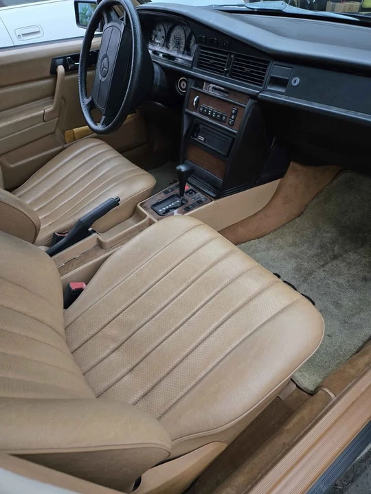 1986 Mercedes-Benz 190E - Image 5 of 12