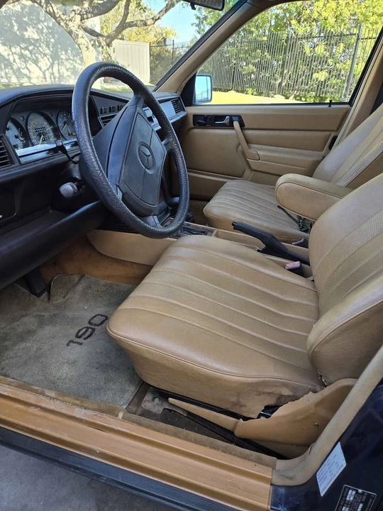 1986 Mercedes-Benz 190E - Image 12 of 12