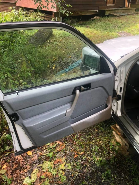 1986 Mercedes-Benz 190E - Image 14 of 22