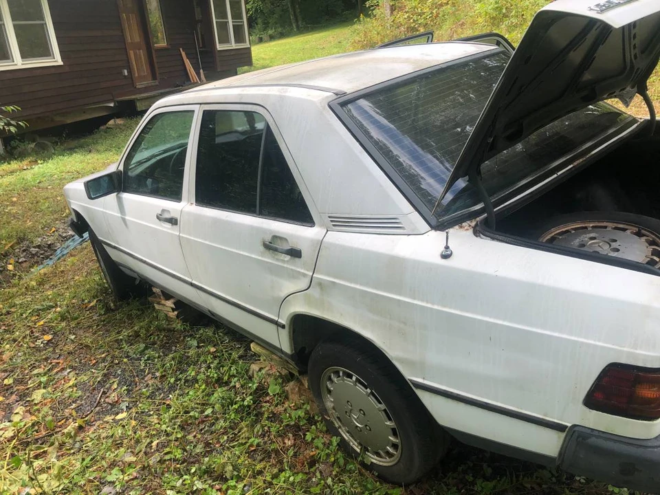 1986 Mercedes-Benz 190E - Image 12 of 22