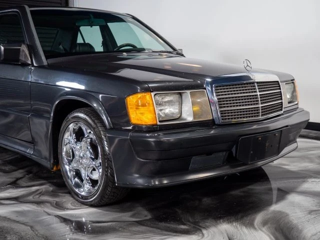1986 Mercedes-Benz 190E 2.3-16 & 2.5-16 - Image 3 of 21