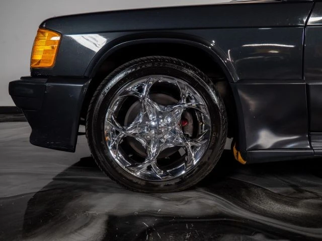1986 Mercedes-Benz 190E 2.3-16 & 2.5-16 - Image 18 of 21