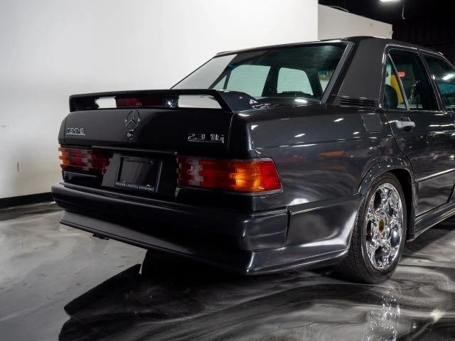 1986 Mercedes-Benz 190E 2.3-16 & 2.5-16 - Image 8 of 21