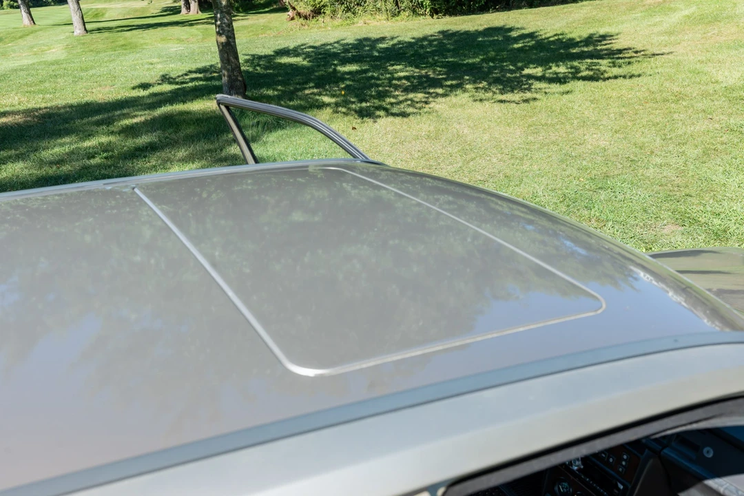 1986 Mercedes-Benz 190E 2.3-16 & 2.5-16 - Image 30 of 31