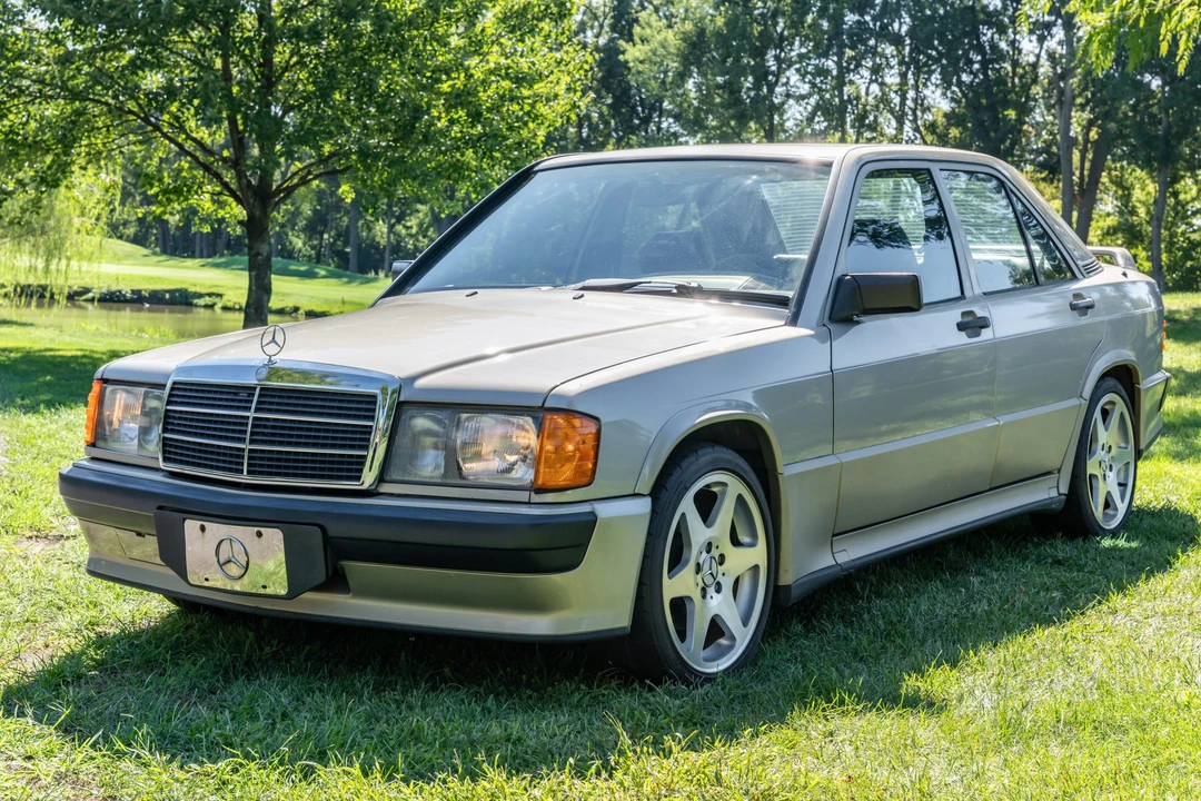 1986 Mercedes-Benz 190E 2.3-16 & 2.5-16 - Image 2 of 31