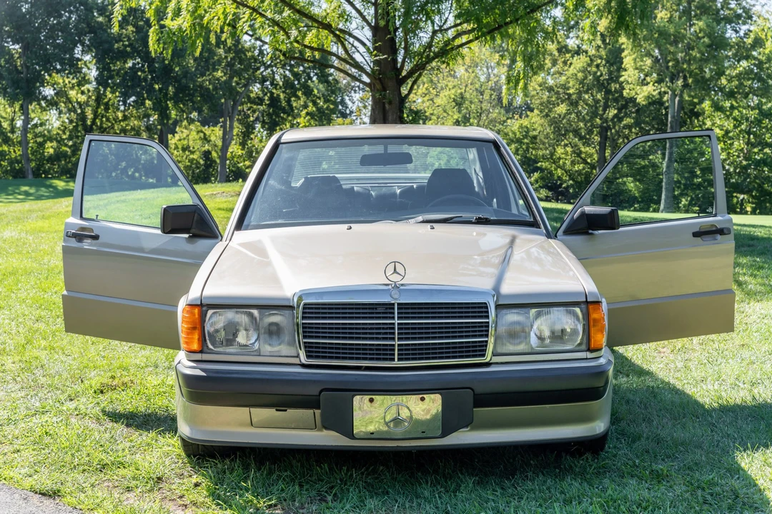1986 Mercedes-Benz 190E 2.3-16 & 2.5-16 - Image 11 of 31