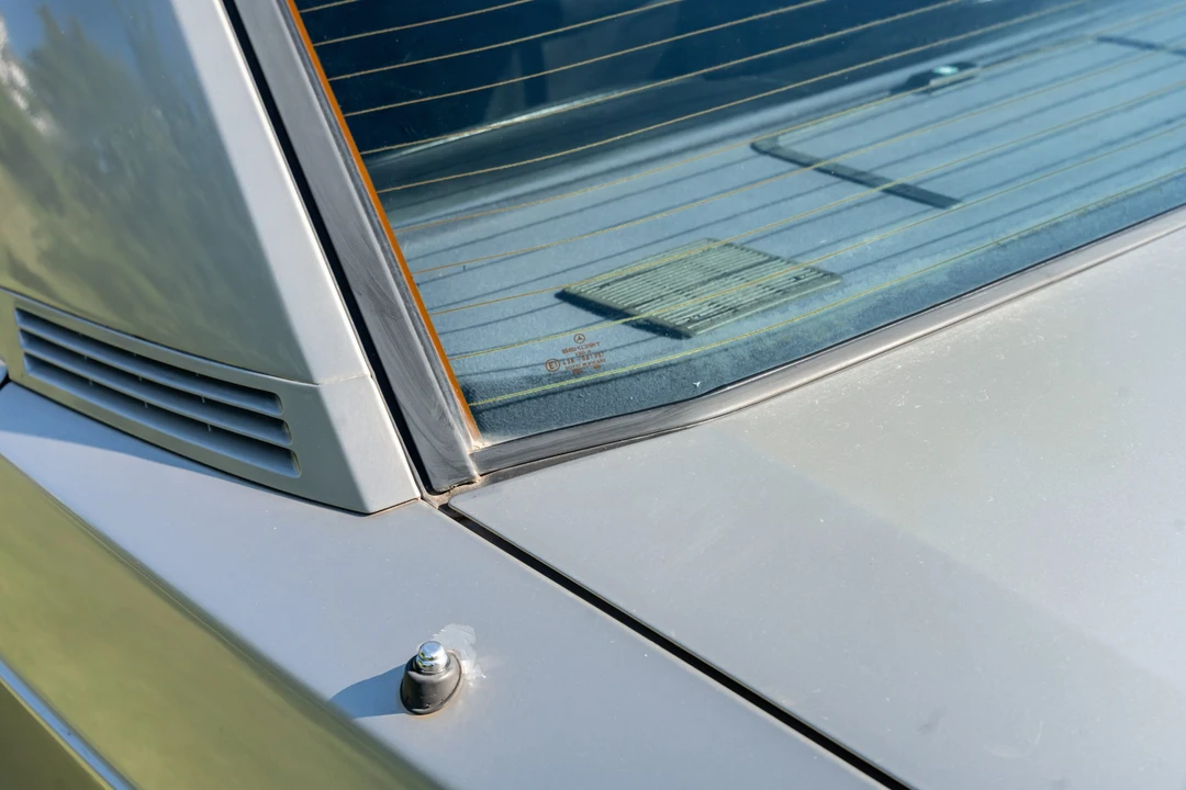 1986 Mercedes-Benz 190E 2.3-16 & 2.5-16 - Image 25 of 31
