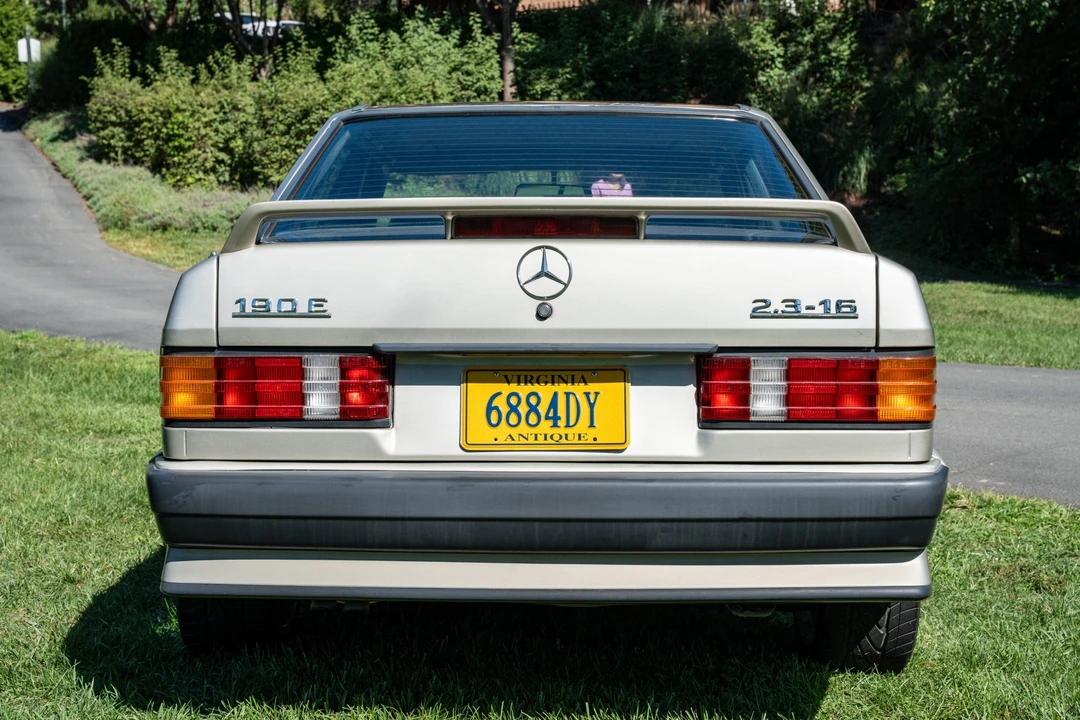 1986 Mercedes-Benz 190E 2.3-16 & 2.5-16 - Image 10 of 31