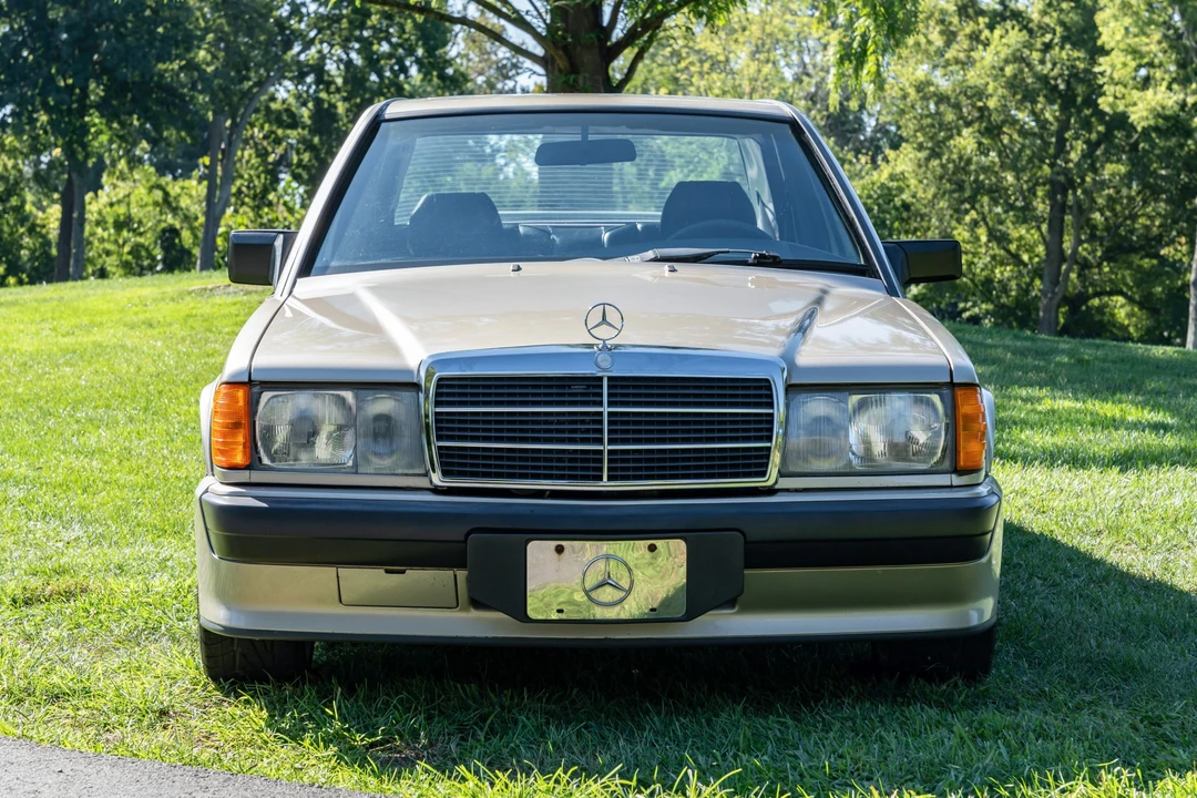 1986 Mercedes-Benz 190E 2.3-16 & 2.5-16 - Image 3 of 31