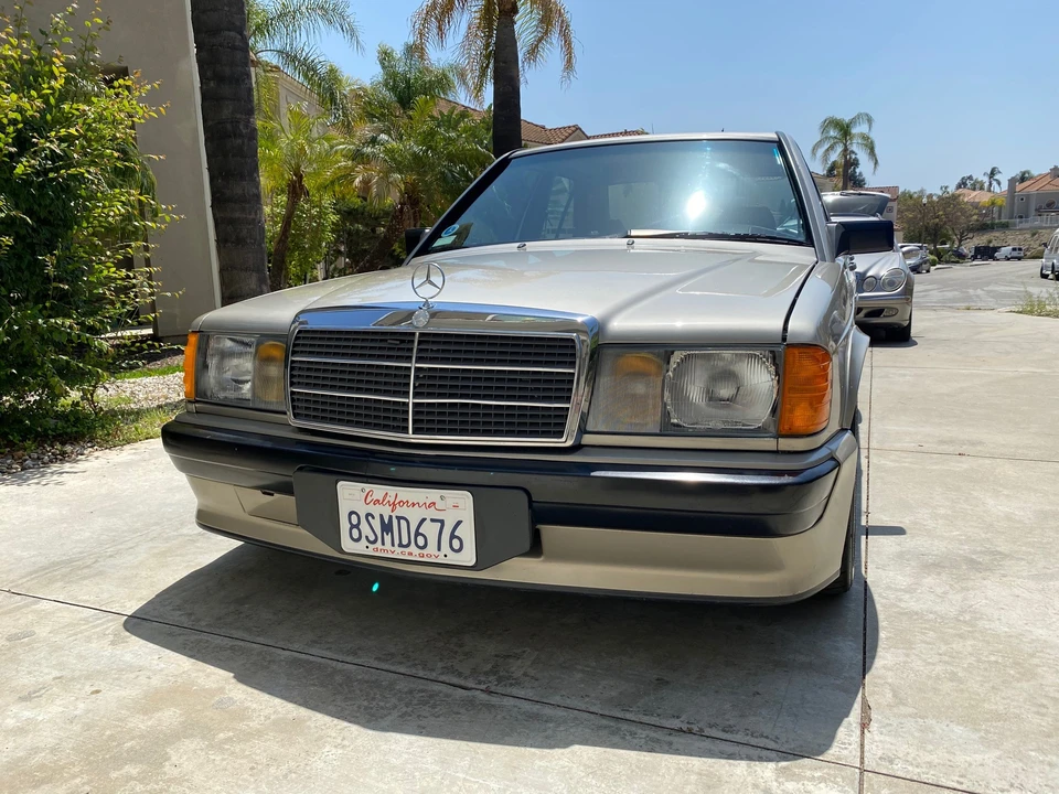 1986 Mercedes-Benz 190E 2.3-16 & 2.5-16 - Image 2 of 31