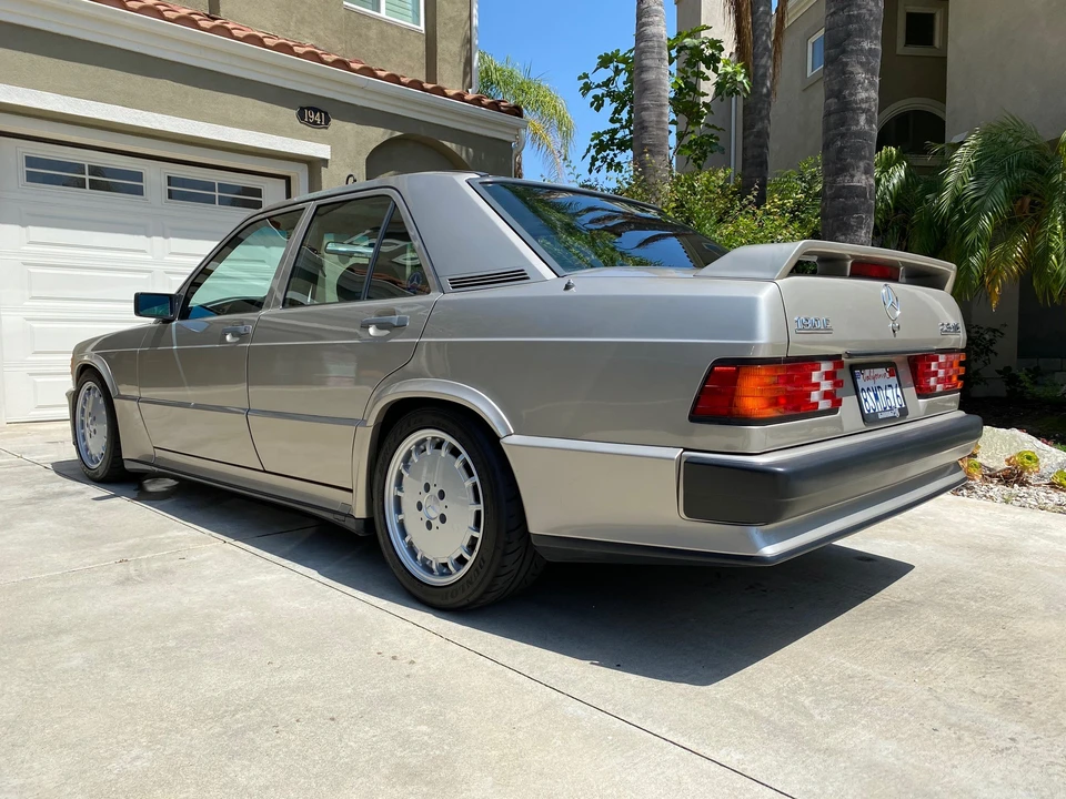 1986 Mercedes-Benz 190E 2.3-16 & 2.5-16 - Image 9 of 31