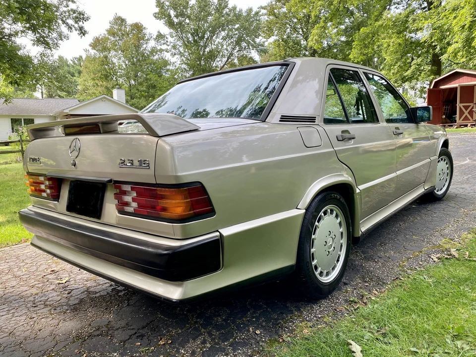1986 Mercedes-Benz 190E 2.3-16 & 2.5-16 - Image 7 of 31