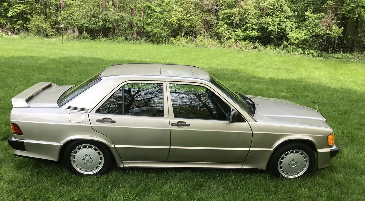 1986 Mercedes-Benz 190E 2.3-16 & 2.5-16 - Image 11 of 31