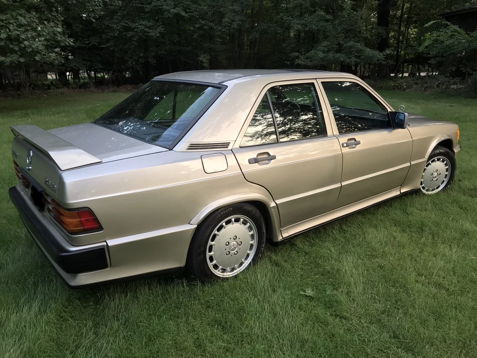 1986 Mercedes-Benz 190E 2.3-16 & 2.5-16 - Image 9 of 31