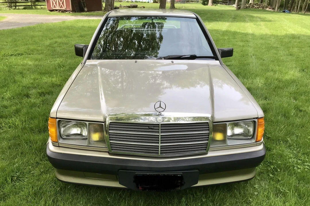 1986 Mercedes-Benz 190E 2.3-16 & 2.5-16 - Image 2 of 31