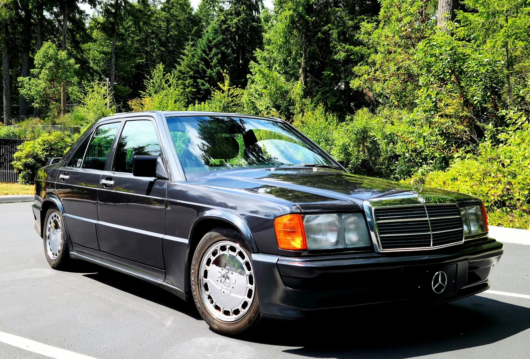 1986 Mercedes-Benz 190E 2.3-16 & 2.5-16 - Image 4 of 31