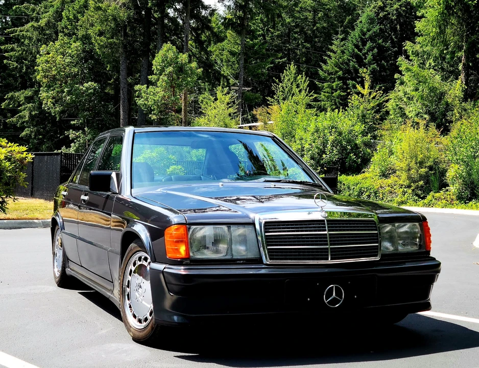 1986 Mercedes-Benz 190E 2.3-16 & 2.5-16 - Image 2 of 31