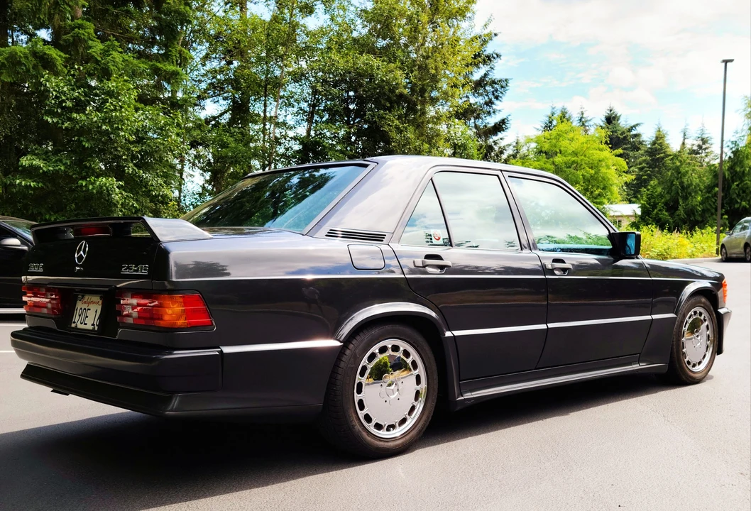 1986 Mercedes-Benz 190E 2.3-16 & 2.5-16 - Image 13 of 31