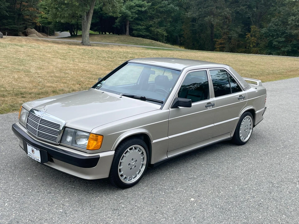 1986 Mercedes-Benz 190E 2.3-16 & 2.5-16 - Image 2 of 31
