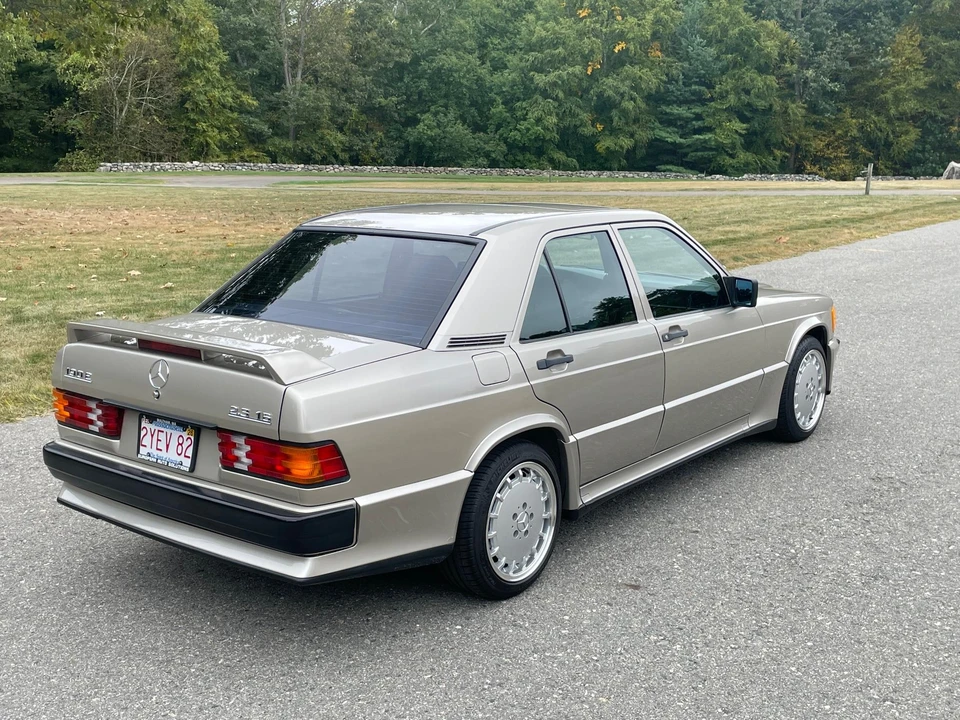 1986 Mercedes-Benz 190E 2.3-16 & 2.5-16 - Image 9 of 31