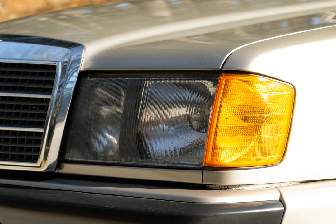 1986 Mercedes-Benz 190E 2.3-16 & 2.5-16 - Image 17 of 31